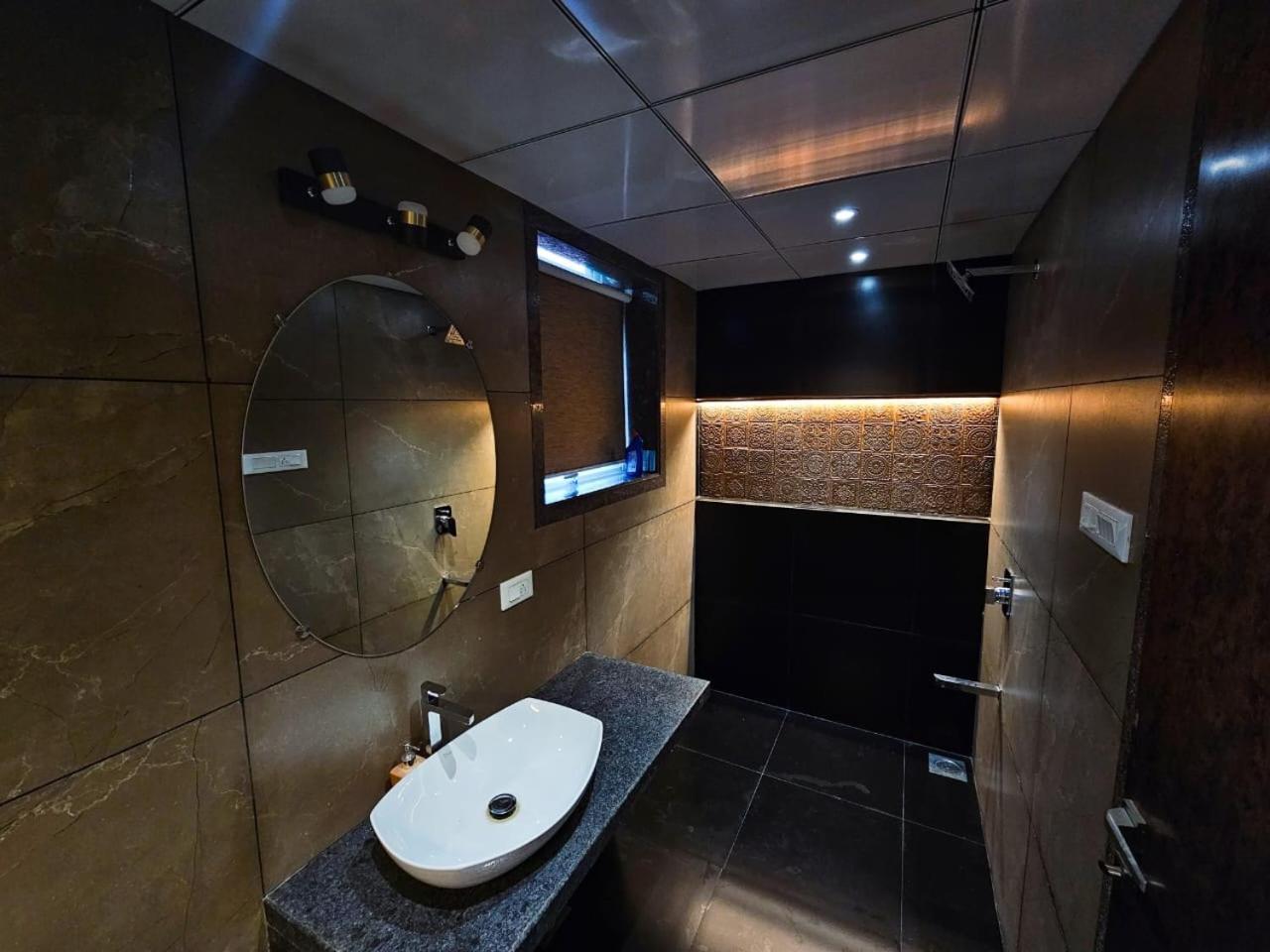 Premium Chalet 罗纳瓦拉 外观 照片